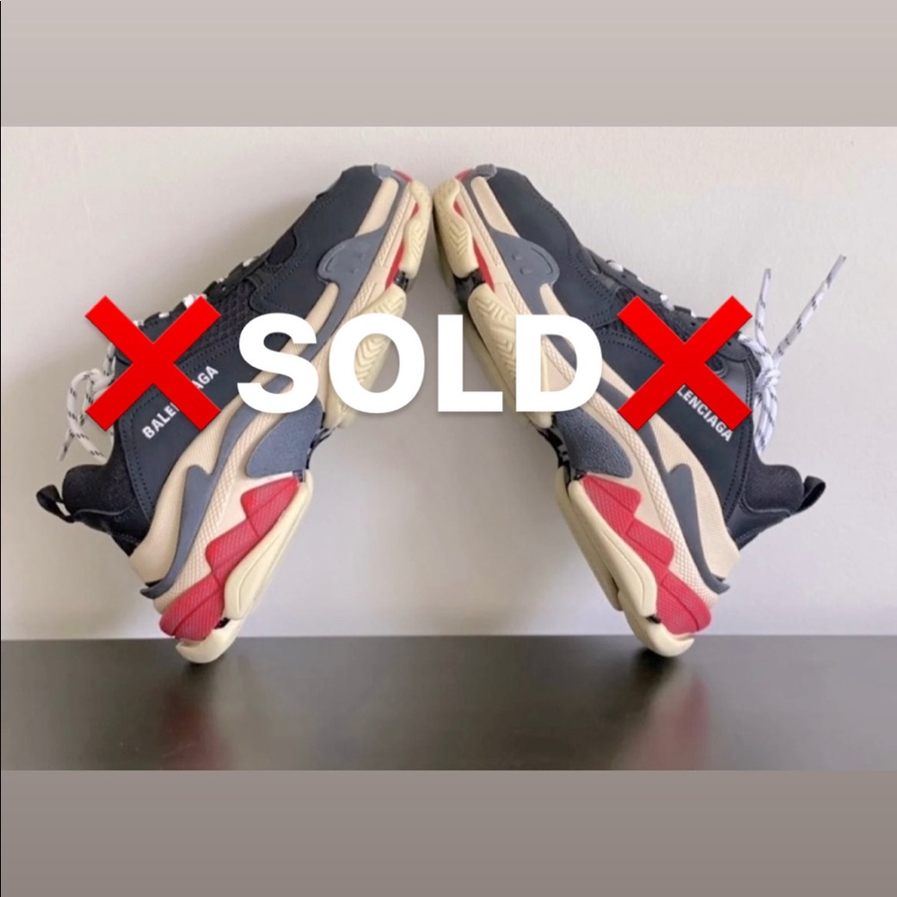 Normal style balenciagas triple s